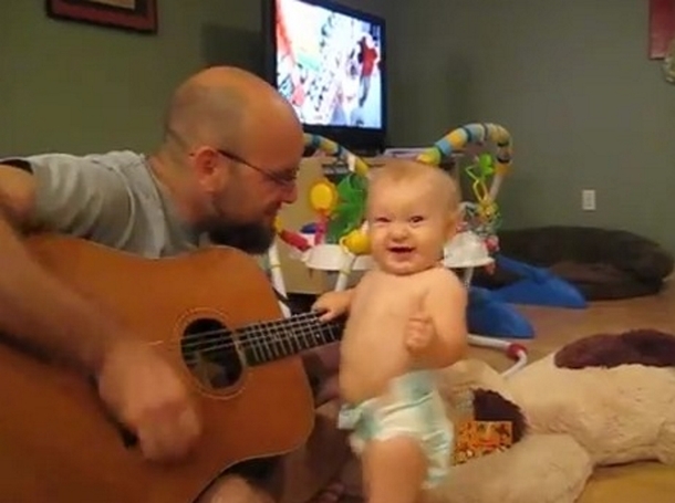 Dad Plays Bon Jovi Song For Babygirl, Has No Clue He’s About To Discover Her Hidden Talent - picture 3