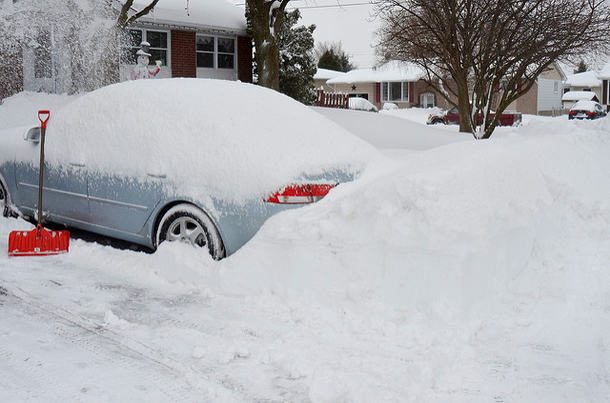 Dad Removes Snow From Car But Overlooks Deadly Mistake. Experts Issue Warning That Could Save Your Life - picture 2