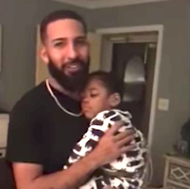 Dad Sings To His Deaf Son, Tears Start To Flow When He Sees Boy's Smile - picture 2