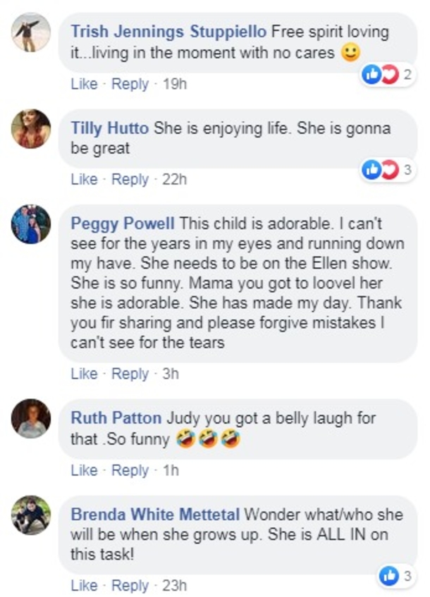 Dancing 5-Year-Old Girl Steals Spotlight At Preschool Graduation And Has Everyone Laughing In Tears! - picture 4