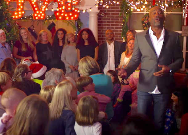 Darius Rucker Performs A Christmas Hit And Now Has Everyone Seeing Christmas In A Completely Different Way - picture 4