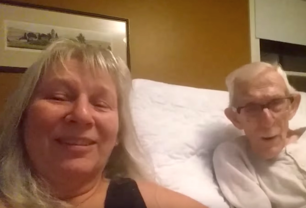 Daughter Asks Dad If He Has Alzheimer's. His Response Is Lighting Up The Internet - picture 2