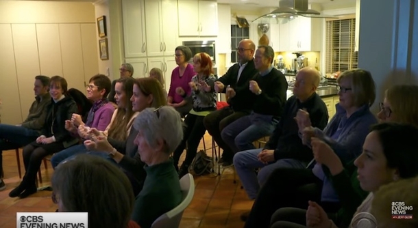Deaf 2-year-old Girl moves into new neighborhood, her parents discover neighbors conduct meeting they couldn't ignore - picture 4