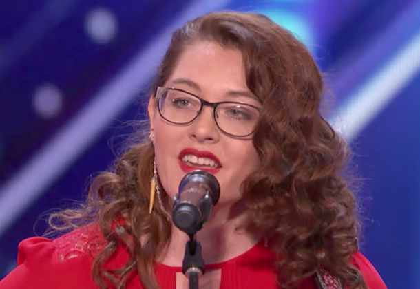 Deaf Woman Takes Off Her Shoes, Simon Forced To Hit ‘Golden Buzzer’ After Her Unique Act - picture 2