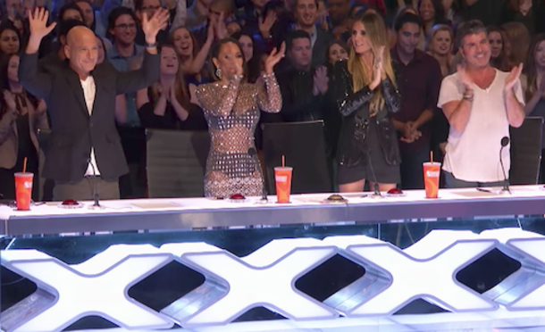 Deaf Woman Takes Off Her Shoes, Simon Forced To Hit ‘Golden Buzzer’ After Her Unique Act - picture 3