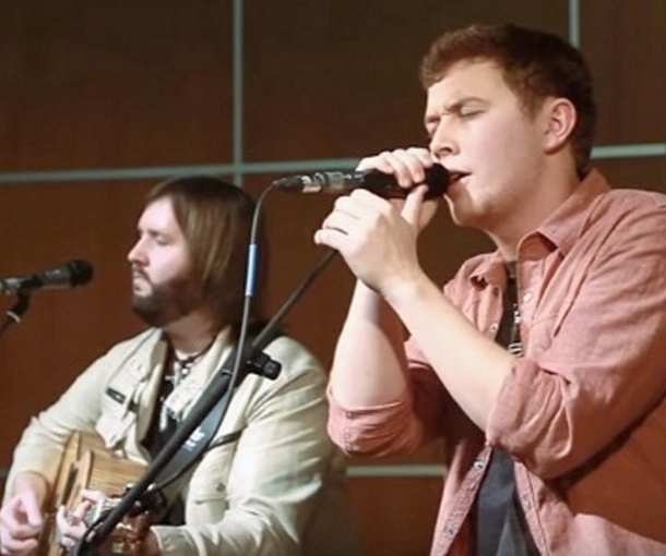 Dedicated To Those Who Lost Loved Ones, Scotty McCreery Sings “Christmas In Heaven,” To Deliver Hope And Joy To Your Holidays - picture 5