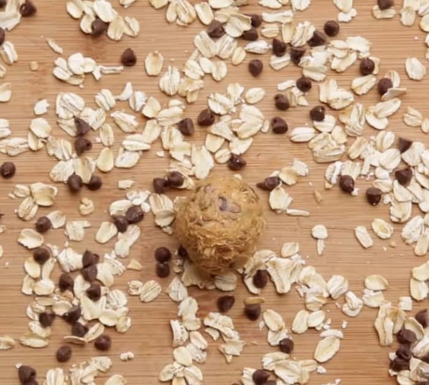 Delicious Peanut Butter Protein Bites Recipe You Won't Believe Exist! - picture 3
