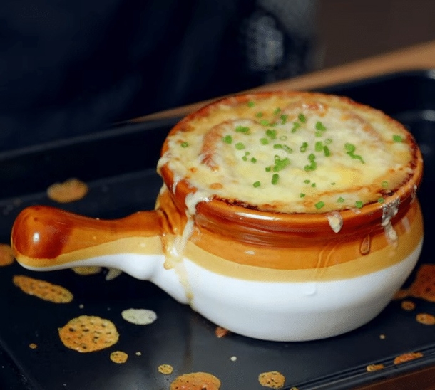 Deliciously Cozy Homemade French Onion Soup Recipe - picture 2