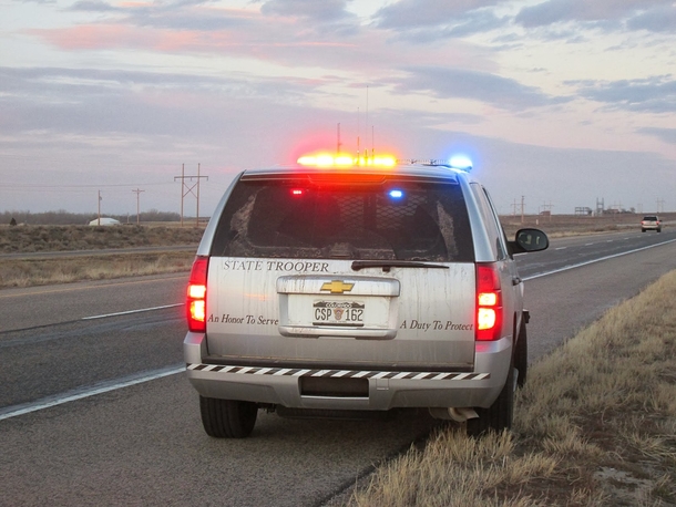 Deputy calls wife to his location in order to help another woman - picture 2