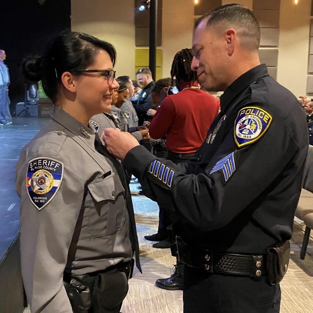 Deputy gets badge from officer who saved her from a drug house as a baby 22 years ago - picture 2