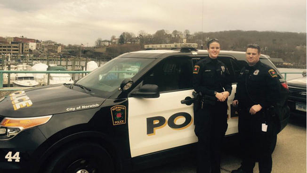 Distraught Mom Calls With Unusual Request, That’s When Cops See Her Face - picture 2