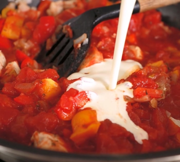 DIY Chicken Bacon Pasta Bake Recipe - picture 2