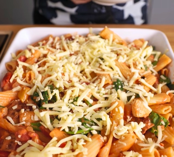 DIY Chicken Bacon Pasta Bake Recipe - picture 3
