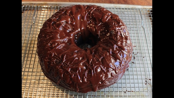 DIY Chocolate Sour Cream Bundt Cake Recipe - picture 2