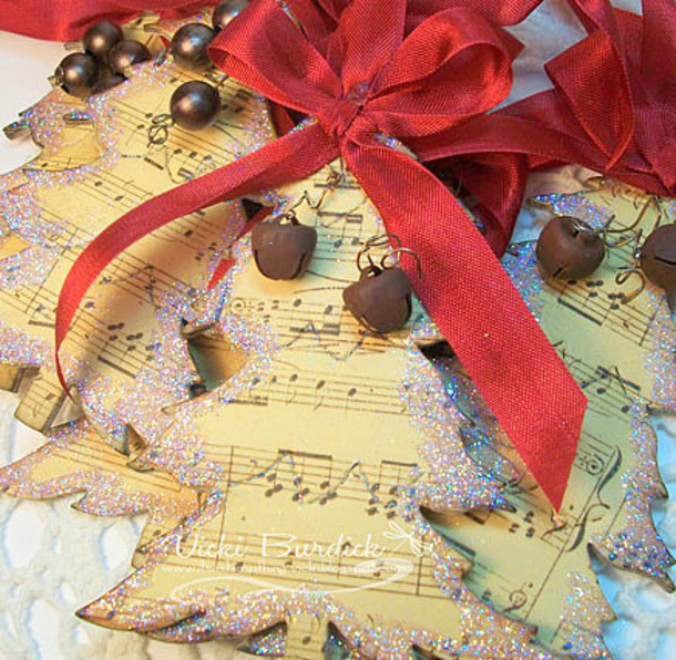 DIY Cookie Cutter Ornaments. When You See #8, You'll Be Impressed! - picture 9