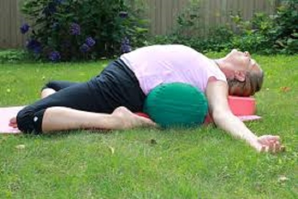 Do This Movement Every Night Before Going To Bed, Your Body Will Change and Relax In No Time! - picture 4