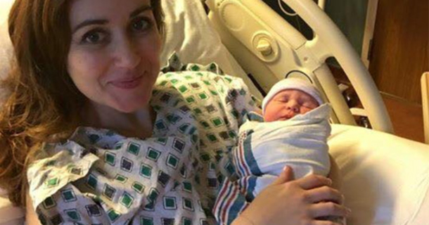 Doctor Giving Birth To Her Own Child - Suddenly Hears Loud Screams In The Hospital... - picture 2