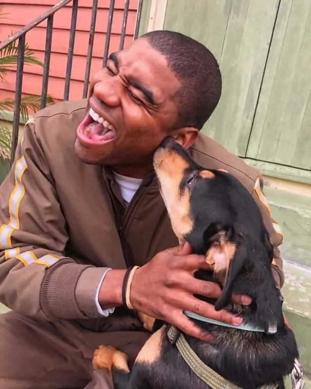 Dog-loving UPS driver takes the cutest pictures with every dog he meets on his route - picture 3