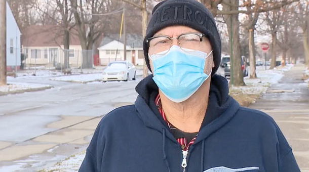 DoorDash driver saves freezing toddler found wandering on cold Detroit street in nothing but a diaper and socks - picture 3