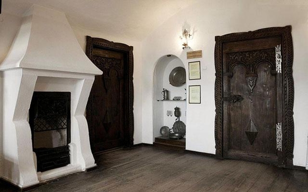 Dracula's Castle Is Up For Sale And It Is Pretty Amazing - picture 12