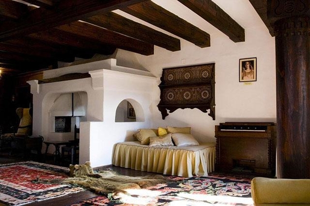 Dracula's Castle Is Up For Sale And It Is Pretty Amazing - picture 16
