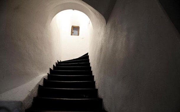 Dracula's Castle Is Up For Sale And It Is Pretty Amazing - picture 17