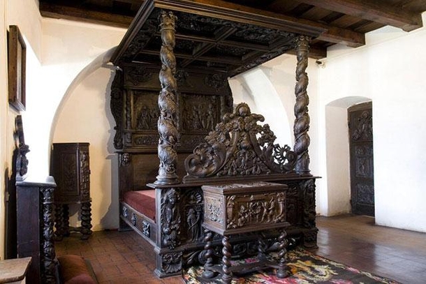 Dracula's Castle Is Up For Sale And It Is Pretty Amazing - picture 21