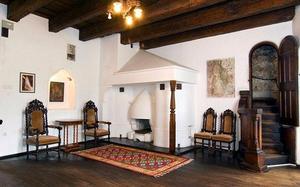 Dracula's Castle Is Up For Sale And It Is Pretty Amazing - picture 23