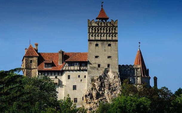 Dracula's Castle Is Up For Sale And It Is Pretty Amazing - picture 26