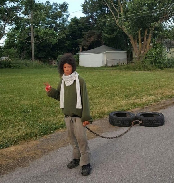 Driver Passes Teen On Rural Road, Is Perplexed To See What Is Behind Him - picture 2