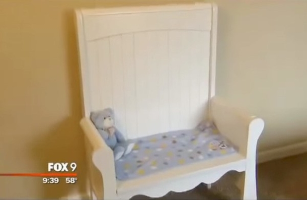 During Garage Sale, Mother Sells Her Son's Crib. A Week Later? She Gets A Surprise From The Buyer - picture 4