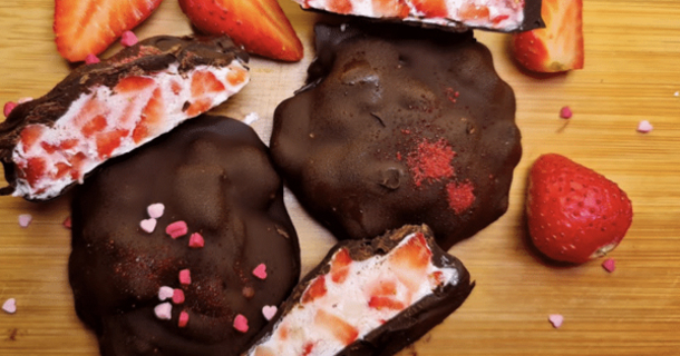 Easy 3-Ingredient Strawberry Clusters – The Viral Recipe Everyone Loves! - picture 2