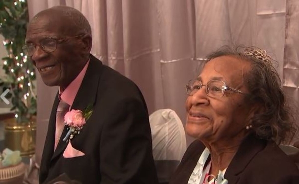 Elderly couple who has been married for 80+ years are asked what their secret is, their response will shock you - picture 3