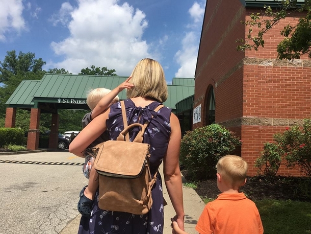 Elderly Man Approaches Mother Of 2 Inside Store, Leaves Her With Words She'll Never Forget - picture 4