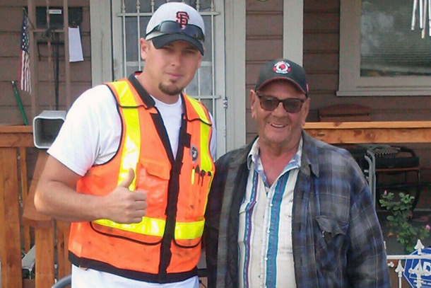 Elderly Man Left Crying Outside Of His House After Man And Teens Find Him - picture 5