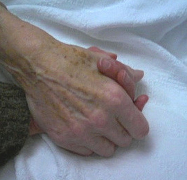 Elderly Man's Wife Is Gone After 60 Years Of Marriage, Says 10 Words His Family Can Never Forget - picture 5