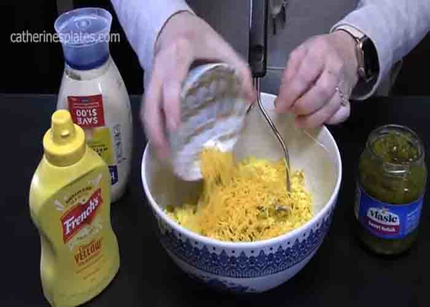 Elevate Your Appetizer Game with This Loaded Deviled Eggs Recipe - picture 3