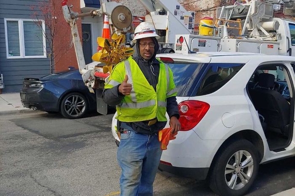 Employee Gets Suspended After He Saves A Cat Using His Work Equipment - picture 2