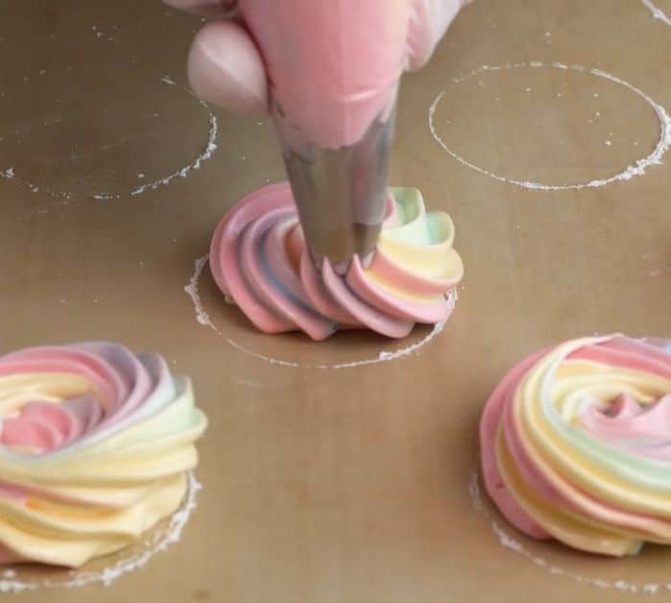 Enjoy This Amazing Meringue Cookies Recipe – Super Simple and Irresistibly Delicious - picture 3