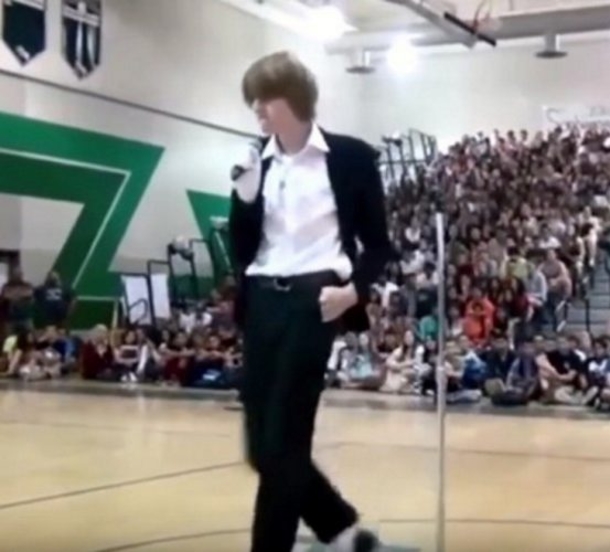 Every Kid Laughed At Him When He Walked Out For The Talent Show. Then The Music Began - picture 4