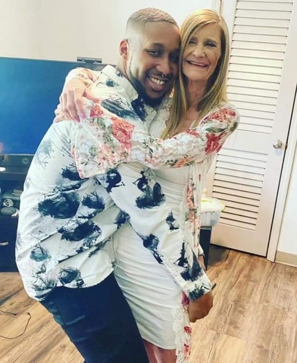 Everyone believed the woman was his grandmother, but the two are actually married despite a 37-year age difference - picture 3