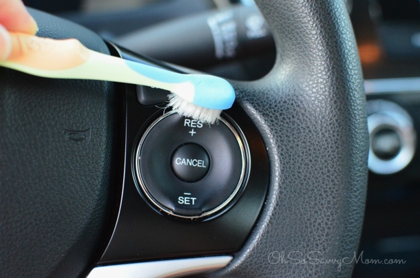 Expert car washer shares 13 cleaning hacks to keep the inside and outside of your car spotless - picture 5