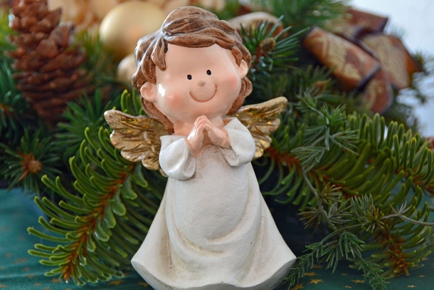Experts Reveal That Those Who Decorate For Christmas Early Have A Longer Life And Are Happier - picture 3