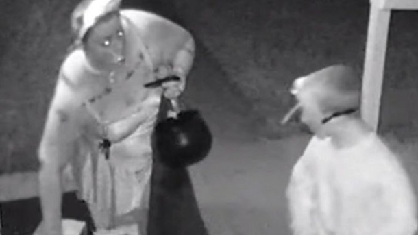 Family Leaves Candy Outside And Tells Kids To Be Considerate; Watch What Mom Does (Video) - picture 2