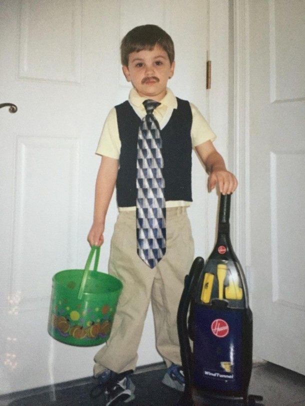 Family SHOCKED After Inviting Vacuum Salesman To Autistic Boy’s Birthday - picture 4