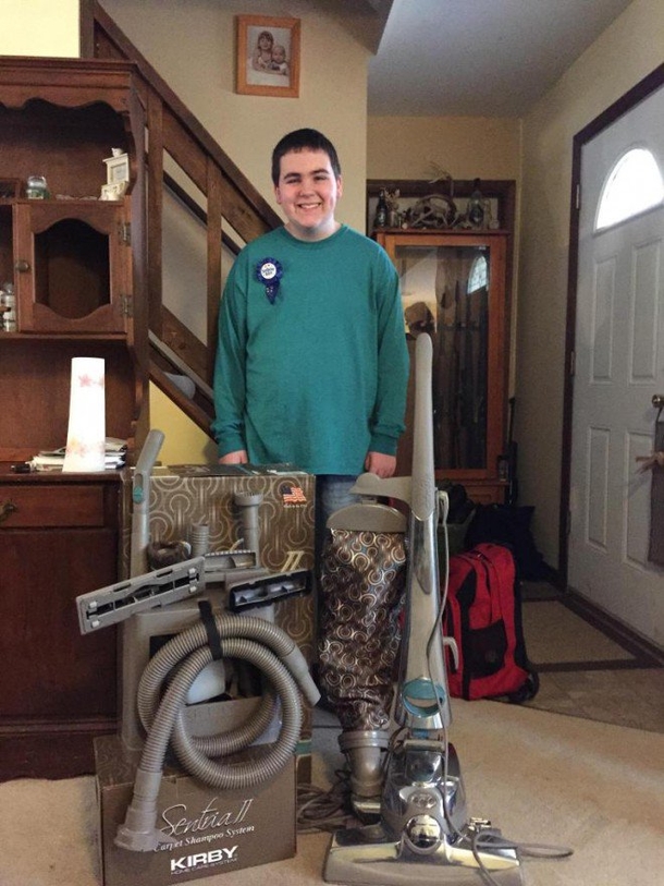 Family SHOCKED After Inviting Vacuum Salesman To Autistic Boy’s Birthday - picture 5
