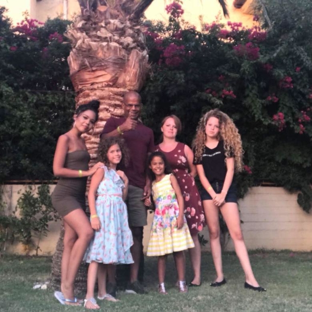 Family triumph over million to one odds after having second set of twins with different skin color – ‘It’s amazing’ - picture 6