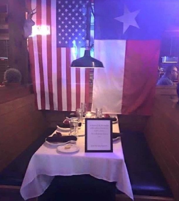 Family's Denied Empty Booth At Restaurant, Then They See What's On The Table - picture 3