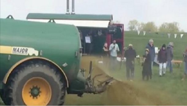 Farmer Sprays Poop All Over Protestors Trespassing On His Land - picture 2