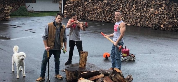 Father and his twin sons cut enough firewood to fill 80 trucks – donate it to those who are in need - picture 6